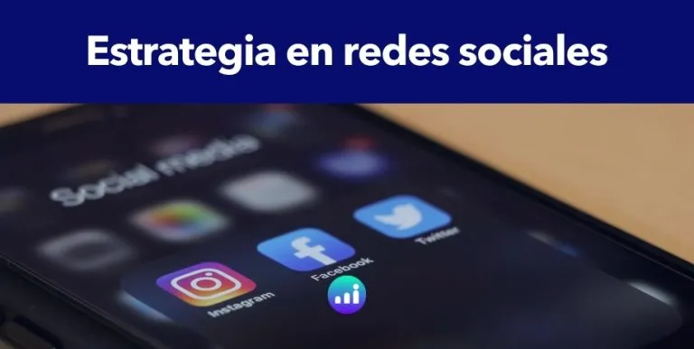 Pasos esenciales para crear una estrategia de publicidad en redes sociales efectiva, mejorando el ROI.