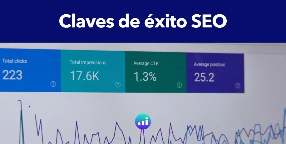Profesional de marketing digital analizando métricas de éxito en una campaña SEO de 2025 para posicionamiento.