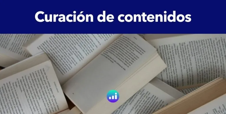 Ilustración de un embudo digital y lupas, representando la curación de contenidos y su importancia para el marketing online.