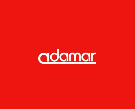 Logo de Adamar, agencia de diseño web en Sant Cugat del Vallès, especializada en imagen corporativa y desarrollo de páginas web para clínicas dentales, como la Dra. Jaume, con un enfoque profesional y accesible.